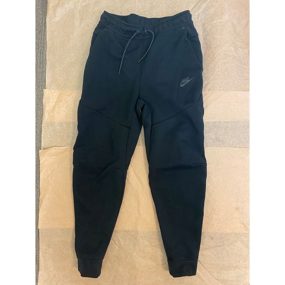 Nike Sportswear Tech Fleece Men's Joggers in Men's Small